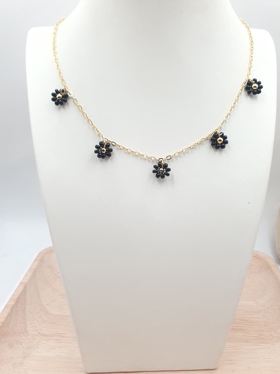 Gargantilla Flores en Chaquiras