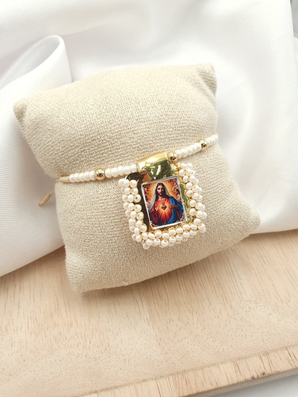 Pulsera Escapulario Tejido en Chaquiras