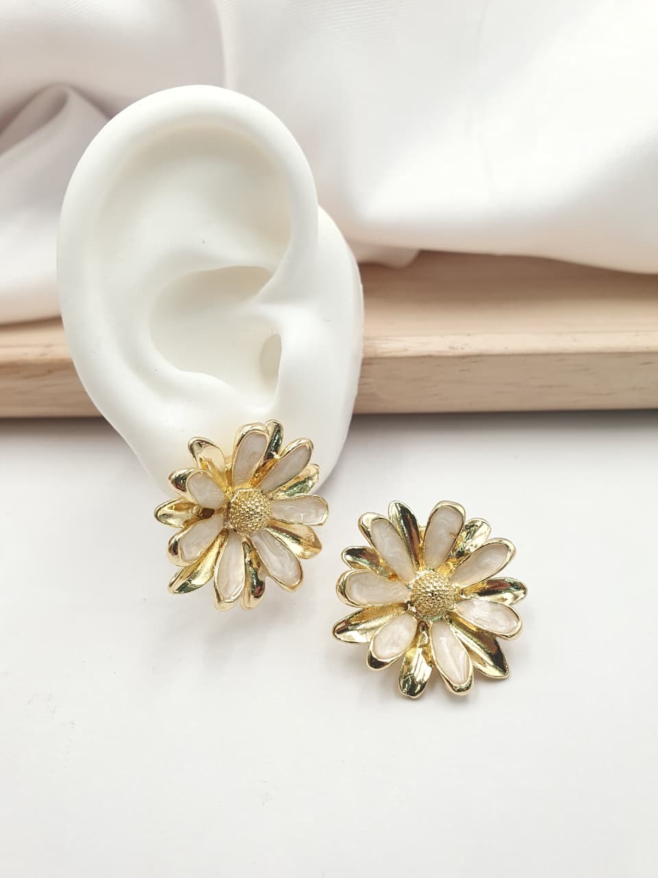 Arete En Rodio 2057-54-1