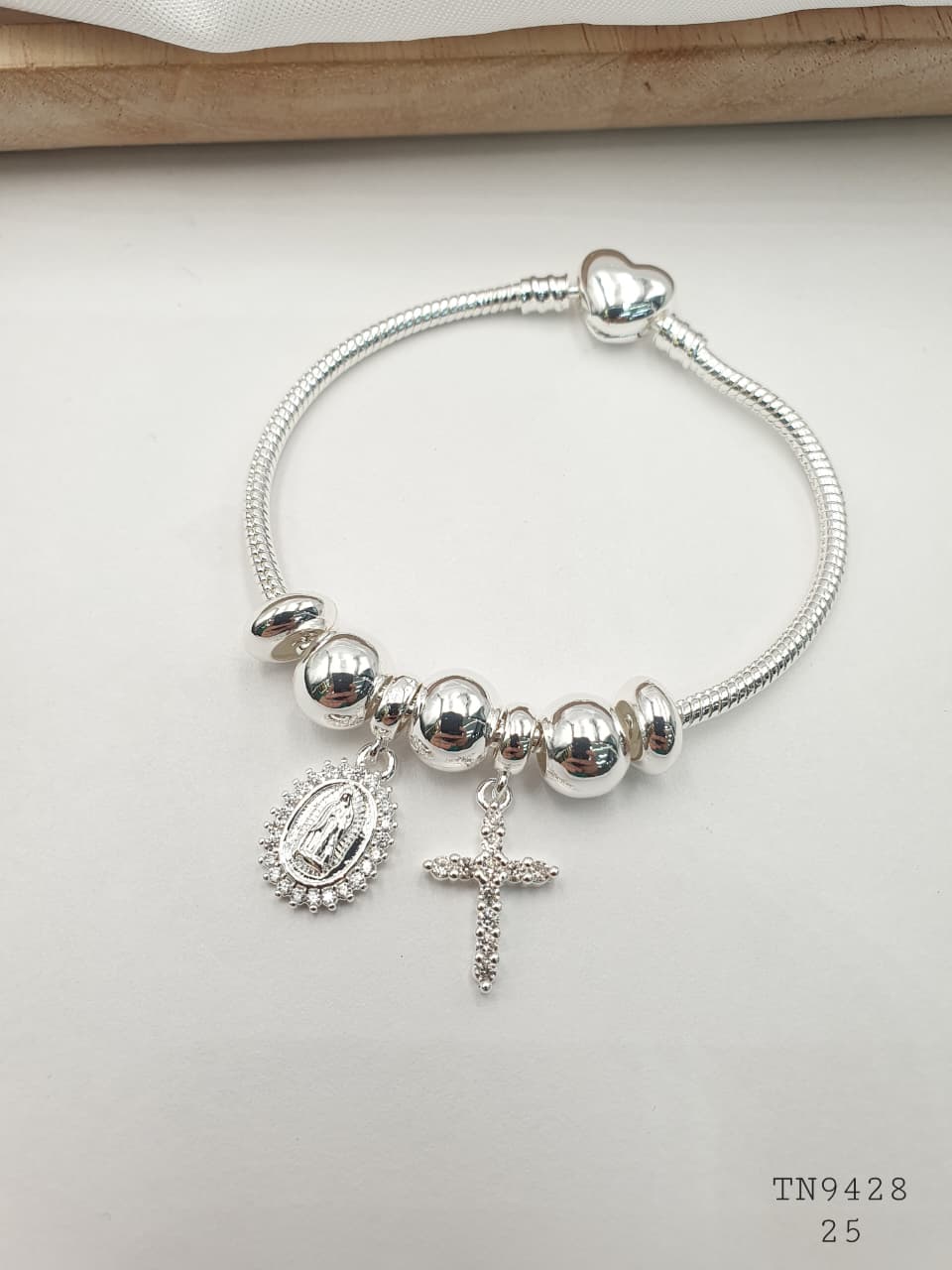 Pulsera Plateada Aro En Rodio TN9428