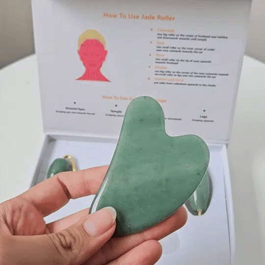 - Rodillo y masajeador facial