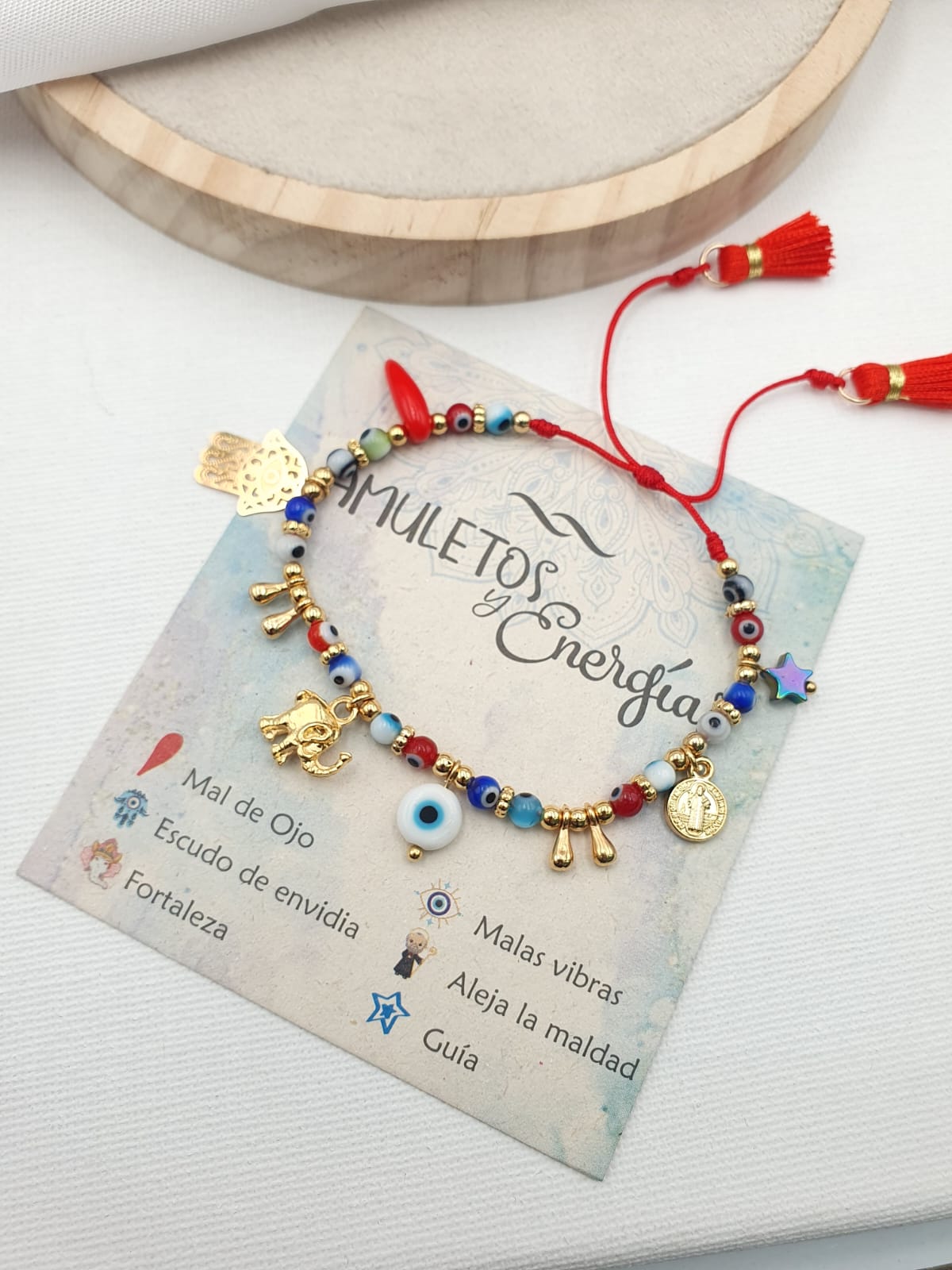 - Pulsera Amuletos y Energías