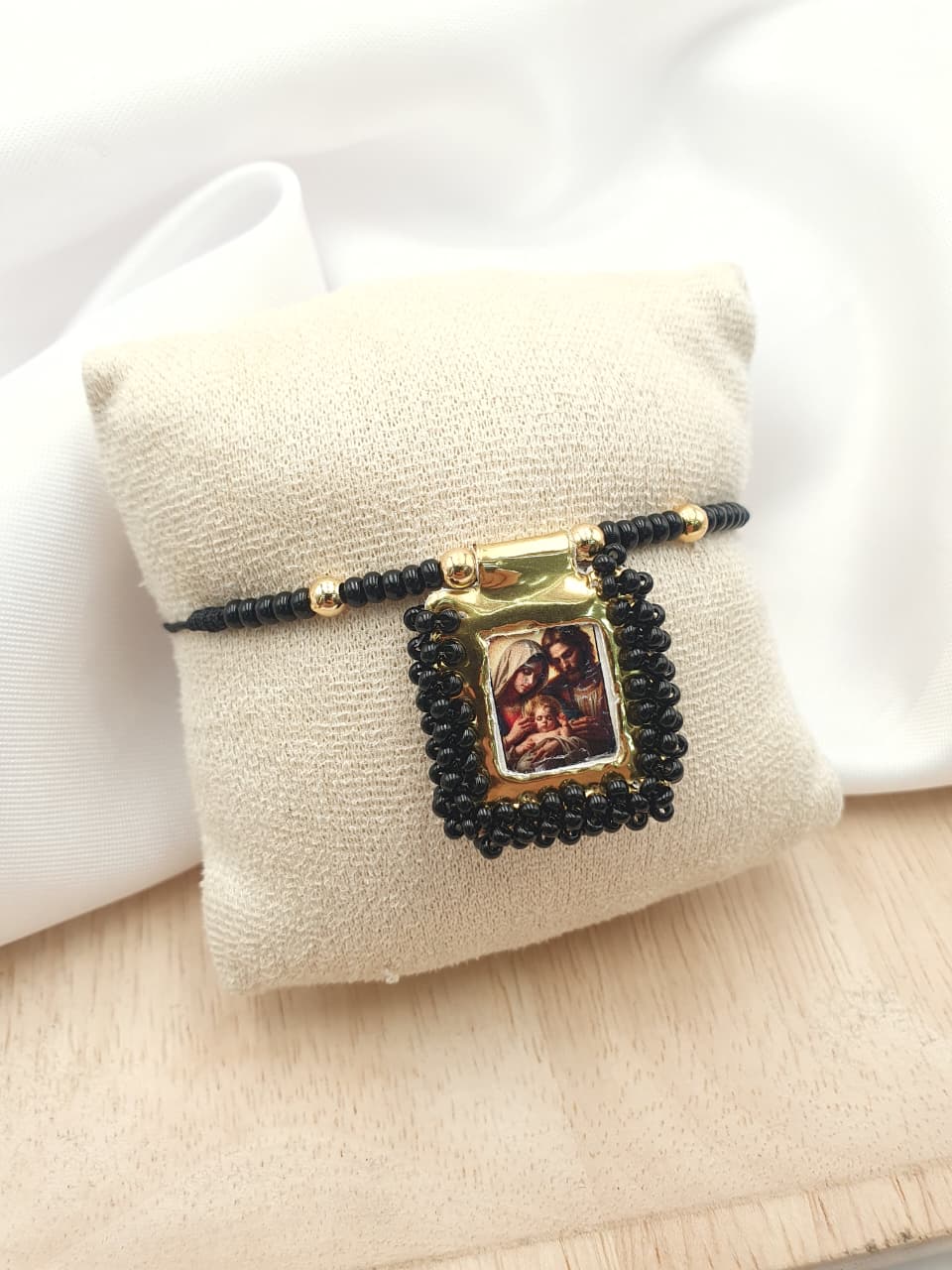 Pulsera Escapulario Tejido en Chaquiras