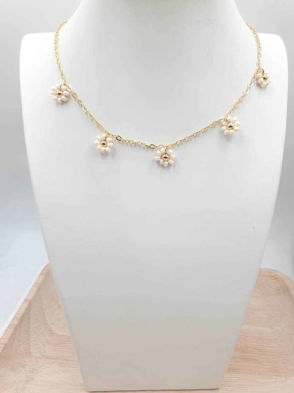 Gargantilla Flores en Chaquiras